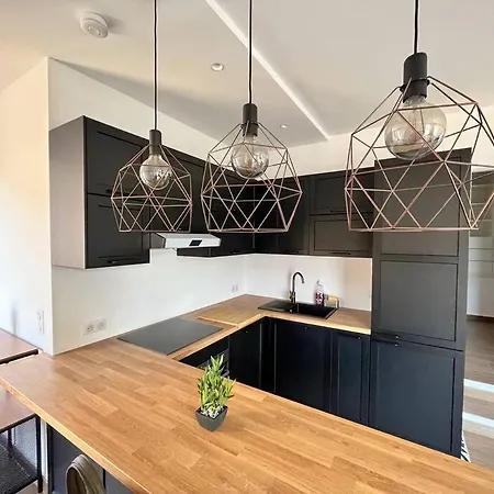 Centre: Modern Oasis 아파트 *